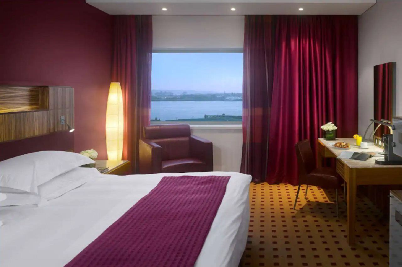 Radisson Blu Hotel, Hotel